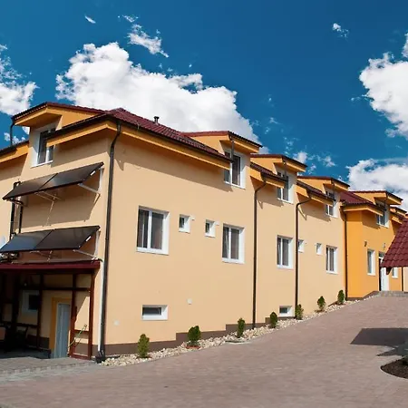 Max بيت ضيافة Podhájska