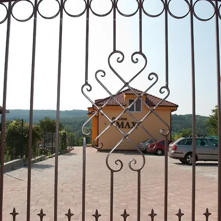 بيت ضيافة Max 3*